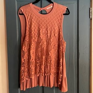 Sleeveless lined top